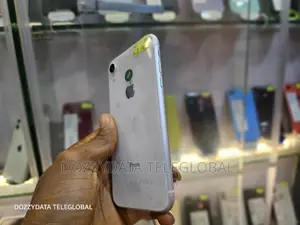 Apple iPhone XR 64 GB White