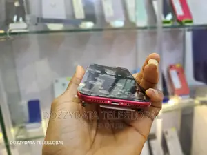 Apple iPhone XR 64 GB Red