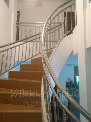 Handrail With Curve Design