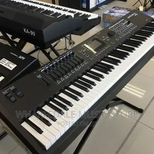 Kurzweil Pc4 Workstation / Synthesizers