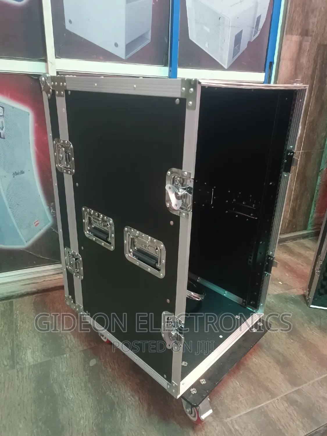 18unit Amplifier Rack.
