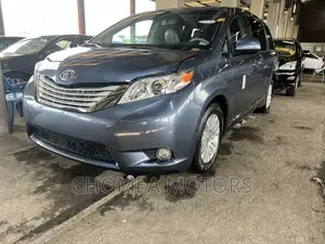Toyota Sienna 2016 Blue