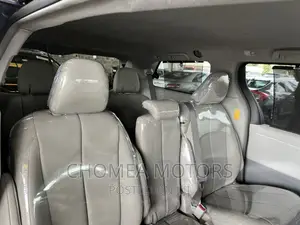 Toyota Sienna 2016 Blue