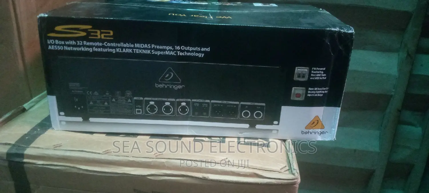 Behringer Stage Box 32 Channel