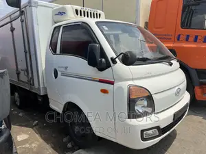 Refrigerator Truck