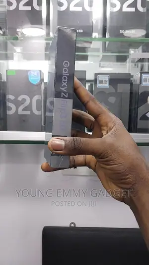 New Samsung Galaxy Z Flip 3 256 GB Purple