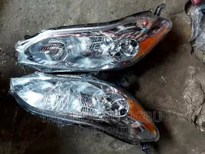 Headlamp Toyota Matrix 2010 Model