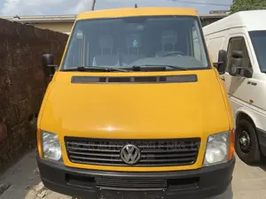 Volkswagen Transporter 2002 Yellow