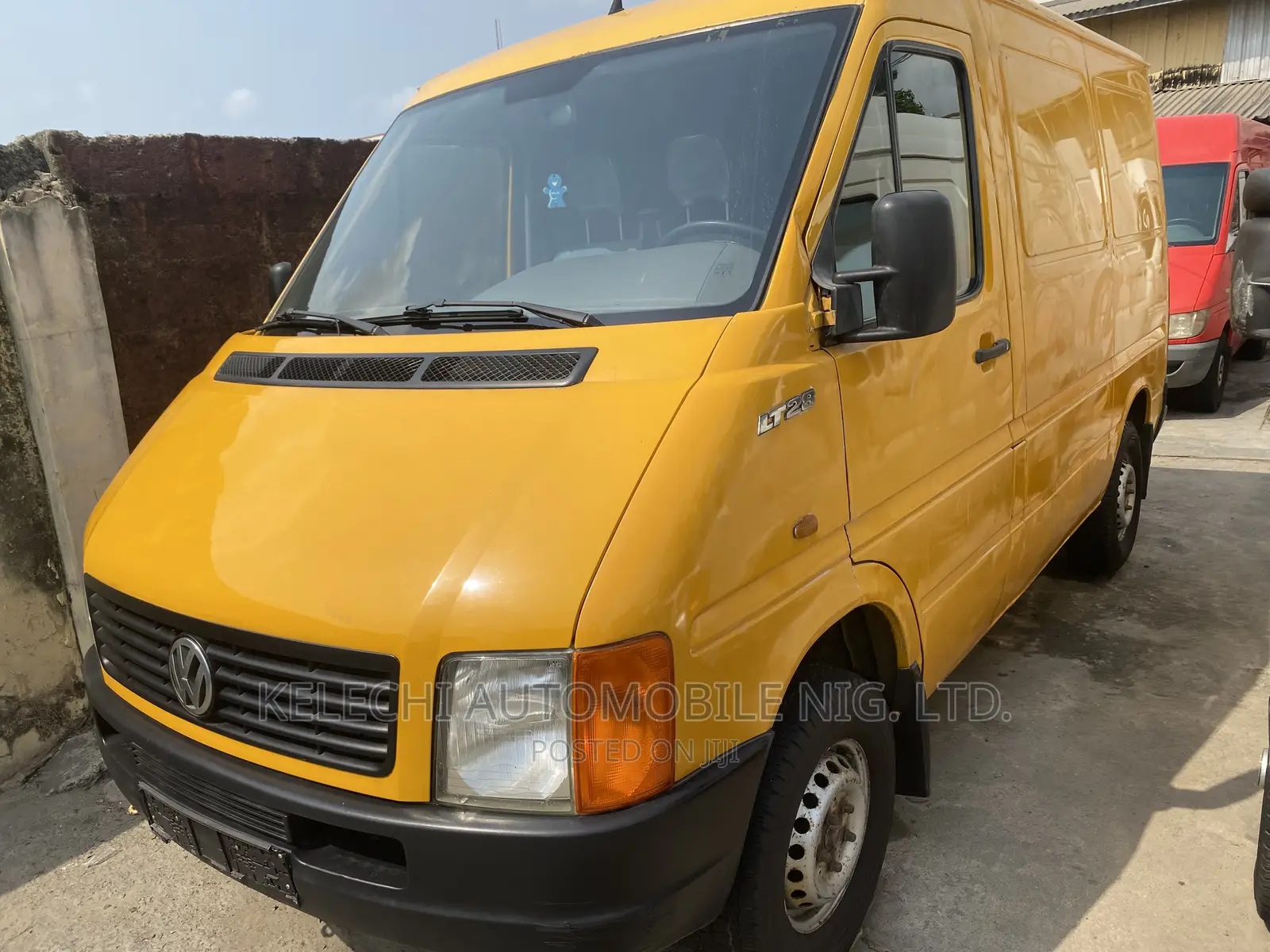 Volkswagen Transporter 2002 Yellow