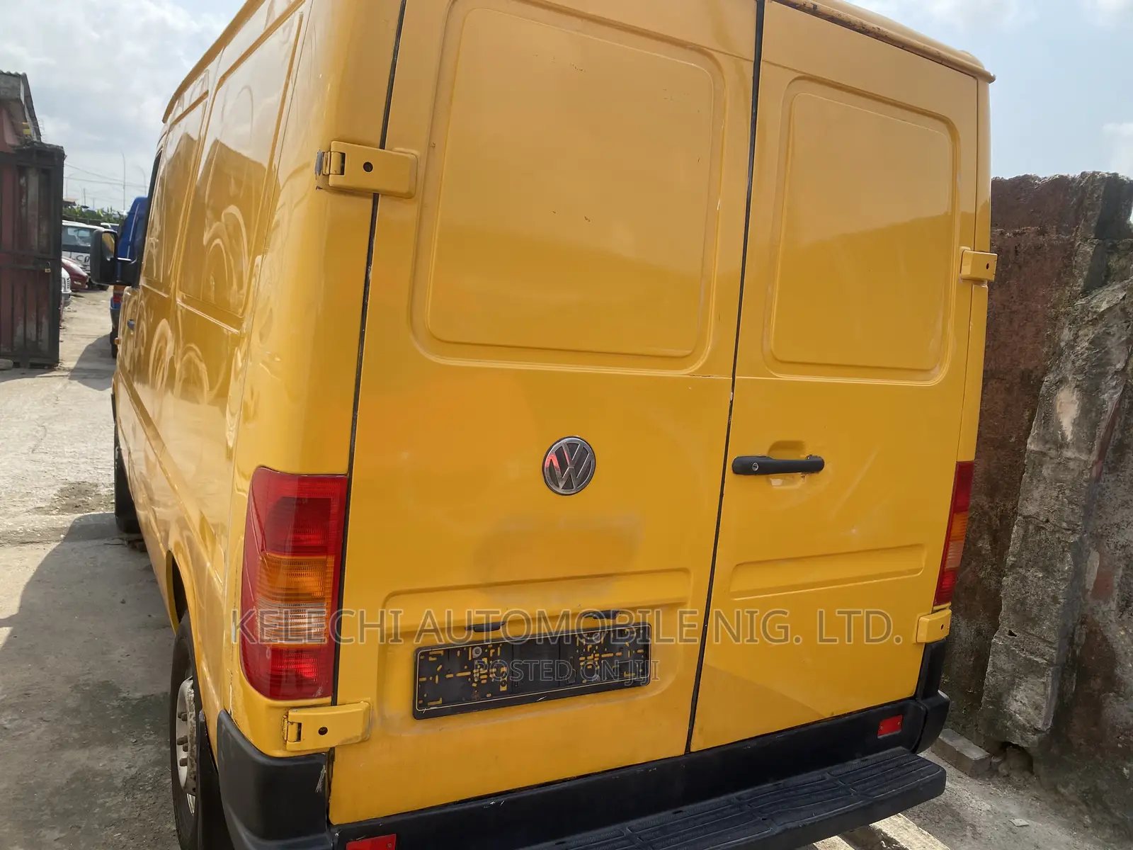 Volkswagen Transporter 2002 Yellow