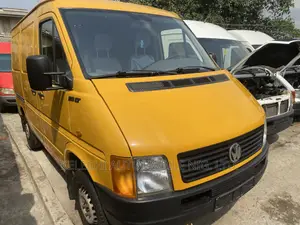 Volkswagen Transporter 2002 Yellow
