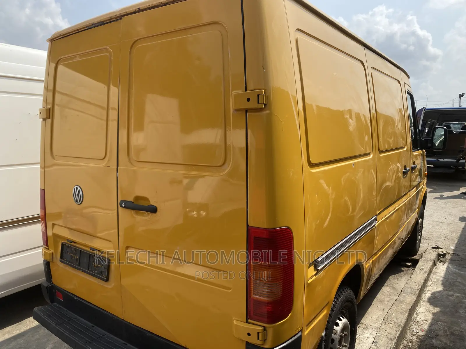 Volkswagen Transporter 2002 Yellow
