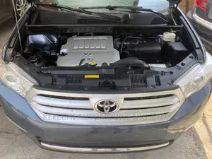 Toyota Highlander 3.5L 4WD 2013 Blue