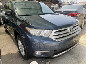Toyota Highlander 3.5L 4WD 2013 Blue