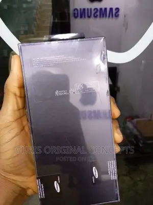 New Samsung Galaxy Z Flip4 128 GB Gray