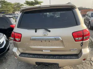 Toyota Sequoia 2011 Gold
