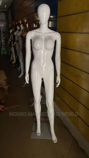 Size 10 Glossy White Female Mannequin