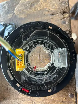 C300 2017 Horn Contact Sensor