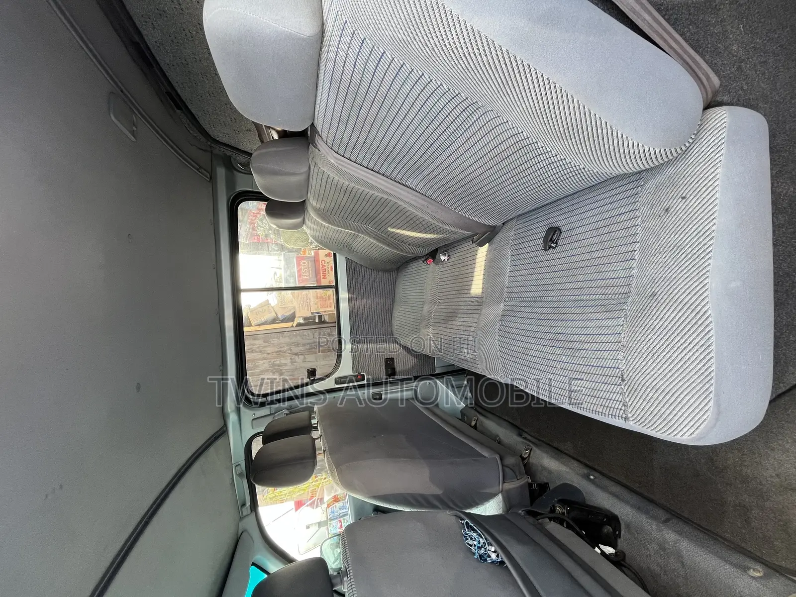 Toyota HiAce 2004 Grey