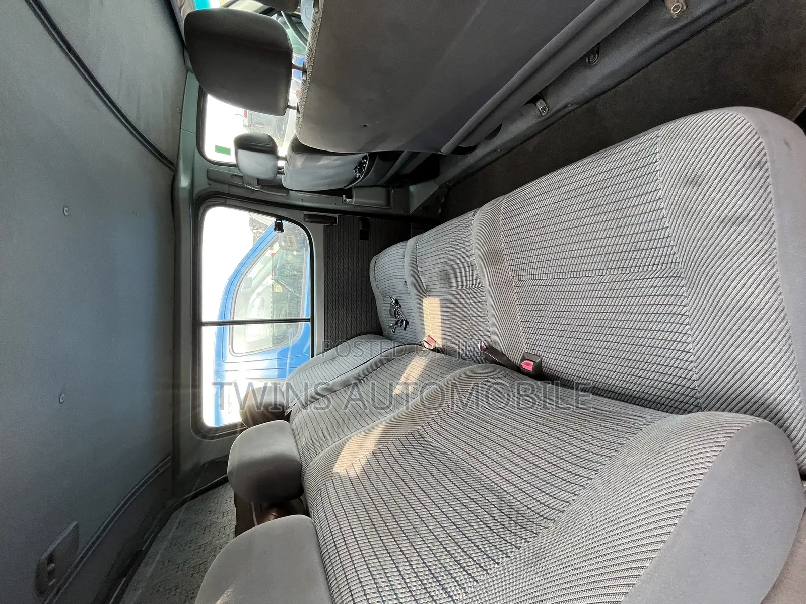 Toyota HiAce 2004 Grey