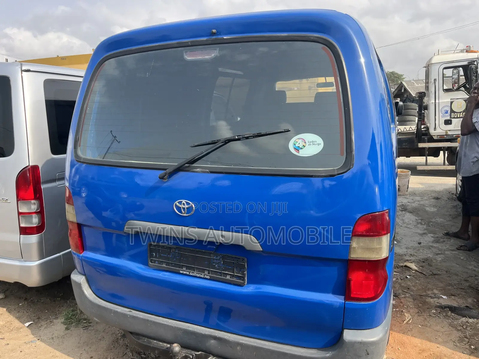 Toyota HiAce 2003 Blue