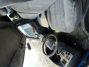 Toyota HiAce 2003 Blue