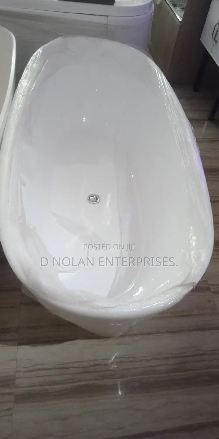 Oval Shape Stand Alone Bath Tub