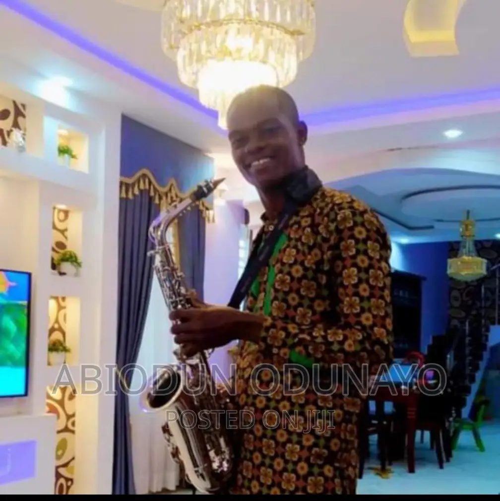 SAXOPHONE Instructor