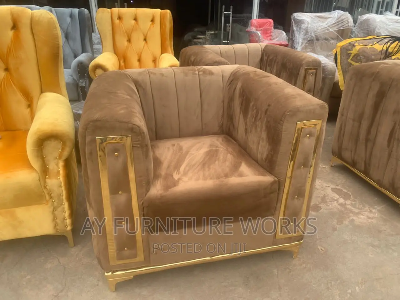 Well Foamed Chesterfield Sofas