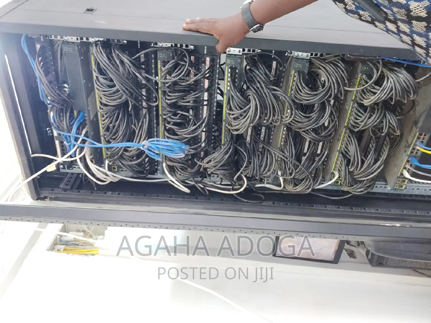 Computer Network Engineer and Laptops and Desktops Engineer