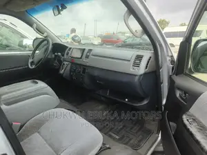 Toyota HiAce 2013 Silver
