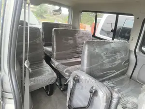Toyota HiAce 2013 Silver