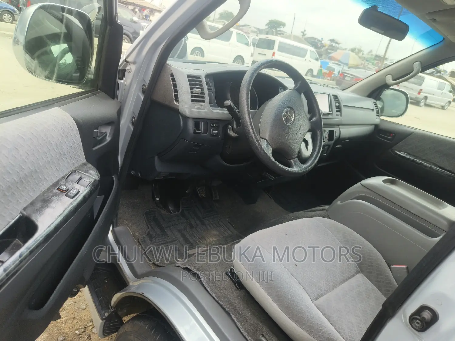 Toyota HiAce 2013 Silver