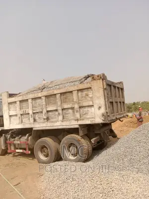 Asphalt, Chippings, Stone Dust and Sand