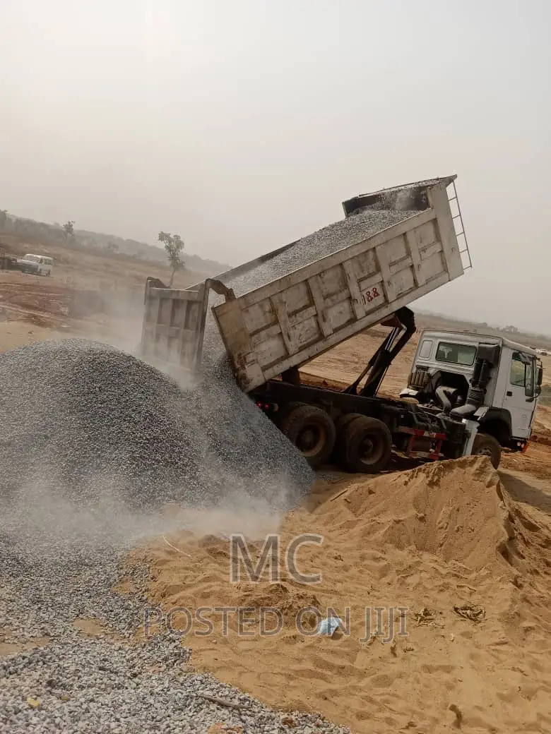 Asphalt, Chippings, Stone Dust and Sand