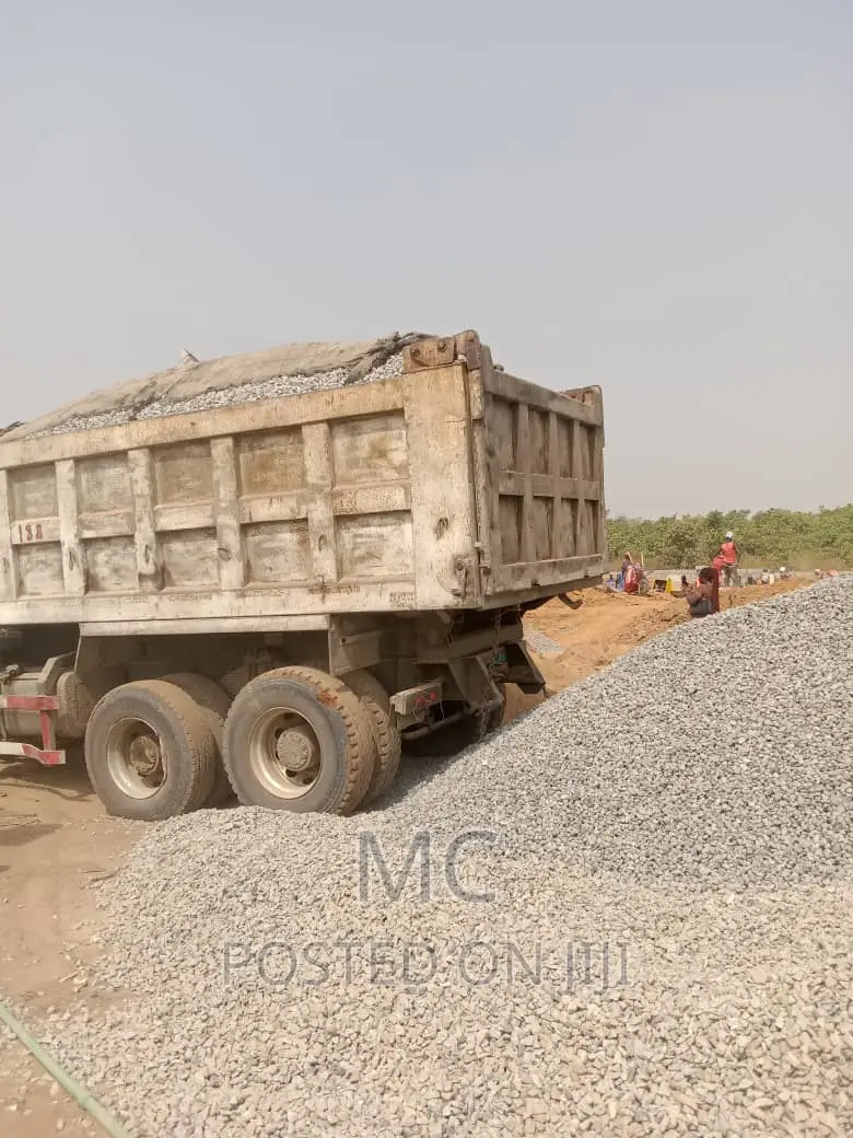 Asphalt, Chippings, Stone Dust and Sand