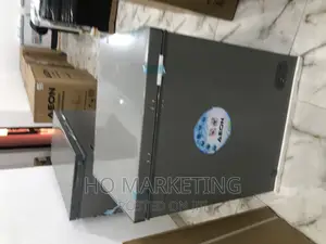 Chest Freezer With Lock and Key Aeon 150 Liters