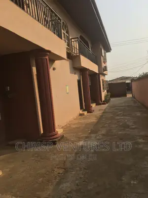 3bdrm Block of Flats in Ogunlewe Estate for sale