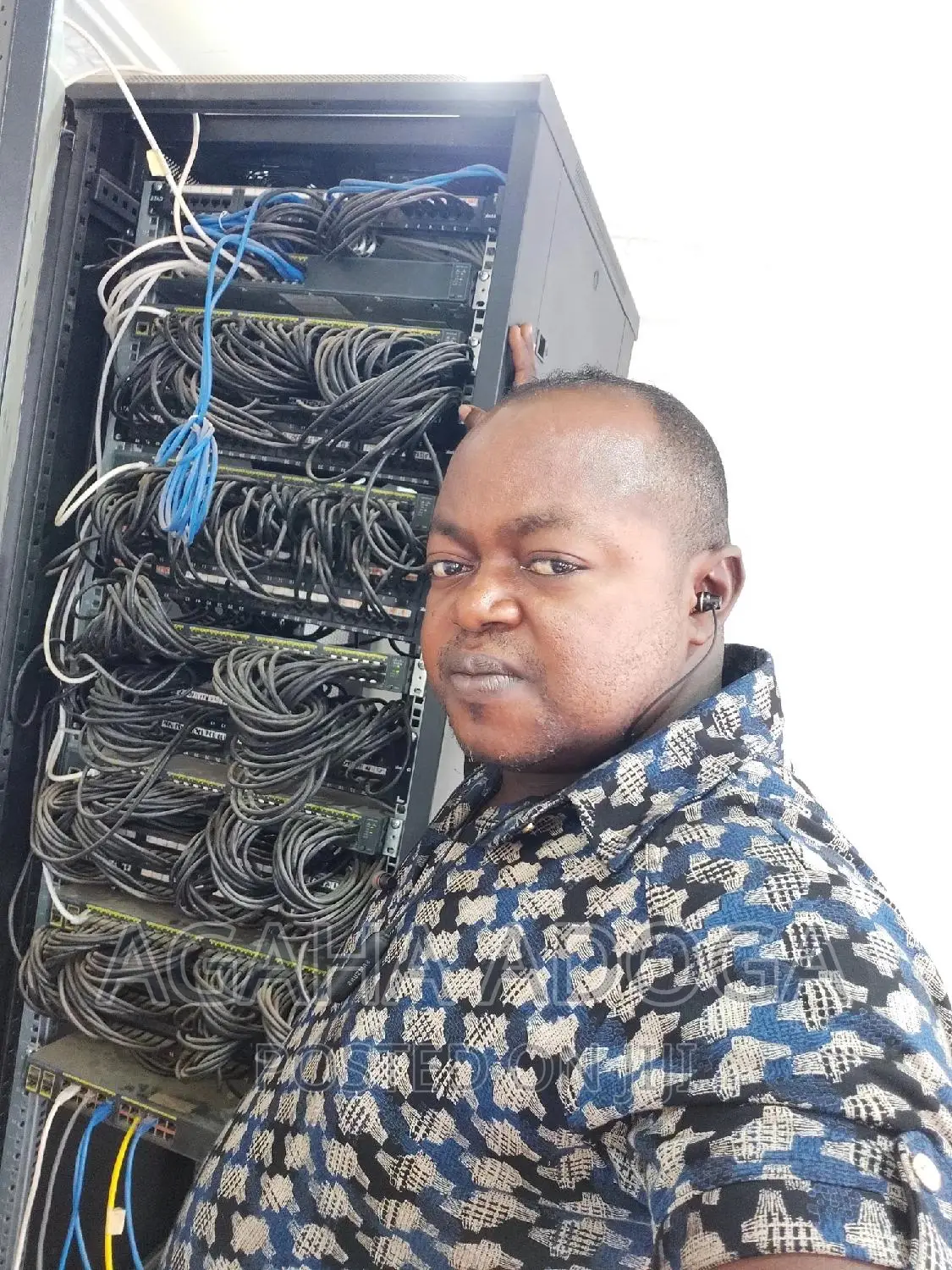 Computer Network Engineer and Laptops and Desktops Engineer