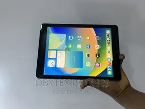 Apple iPad 5 (2022) 32 GB Gray