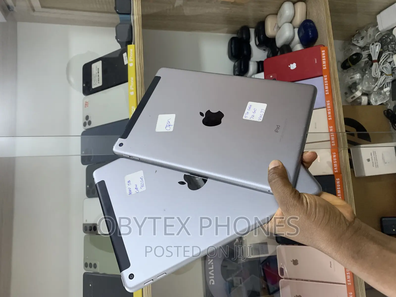 Apple iPad 5 (2022) 32 GB Gray