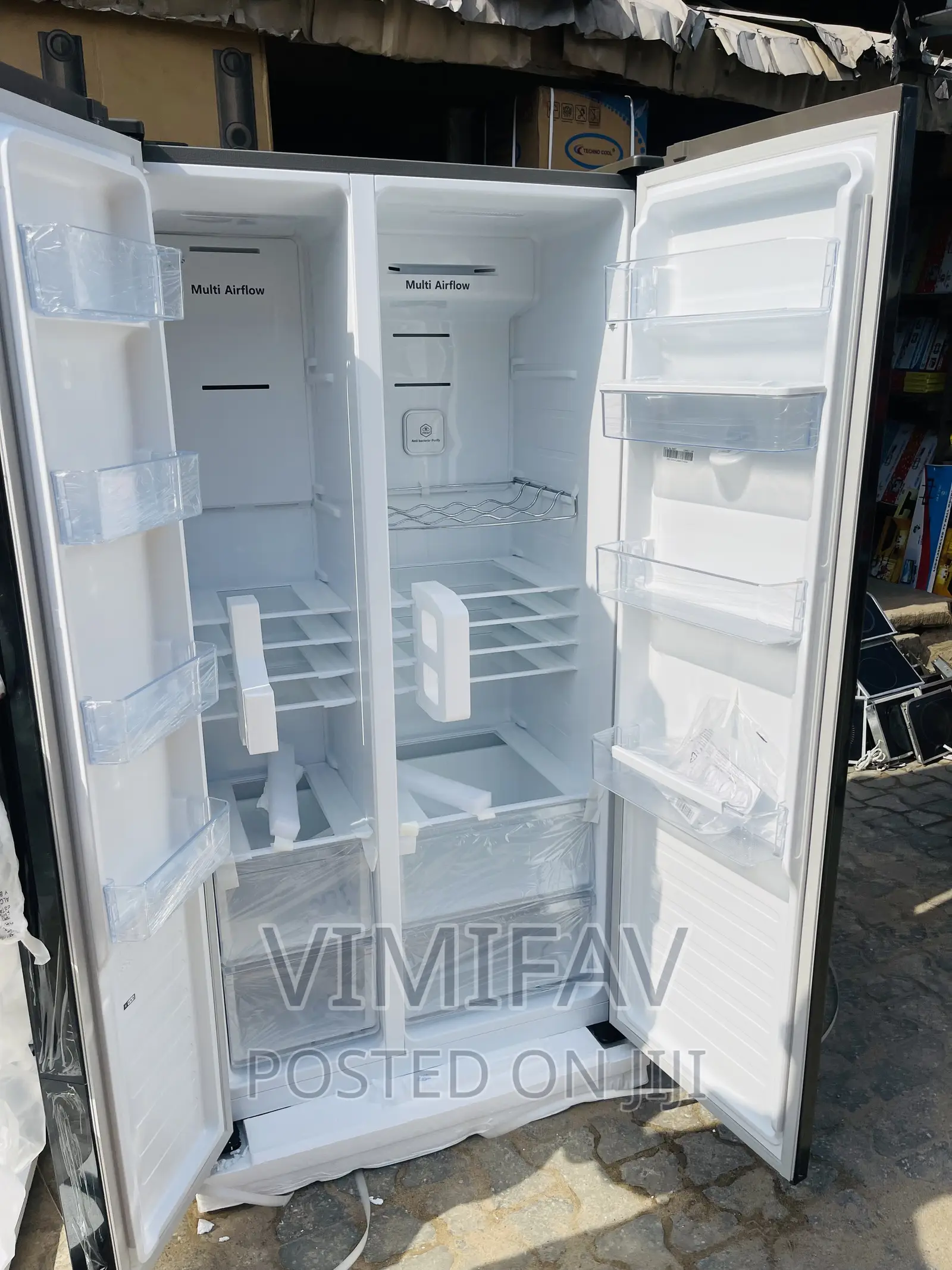 Hisense Side by Side Fridge With Dispenser
