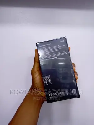 New Samsung Galaxy S10 128 GB Black