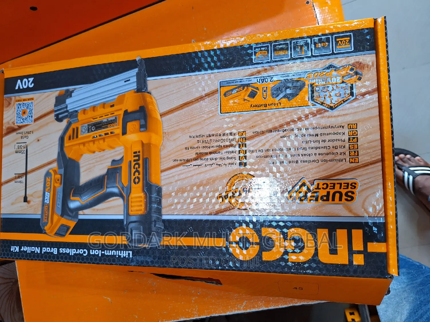 Lithium-Ion Cordless Brad Nailer Kits