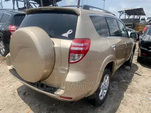 Toyota RAV4 3.5 Limited 4x4 2011 Gold