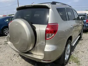 Toyota RAV4 I4 4x2 2008 Gold