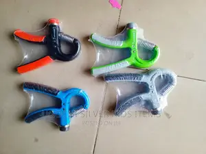 1pcs of Adjustable Hand Grip Is Available