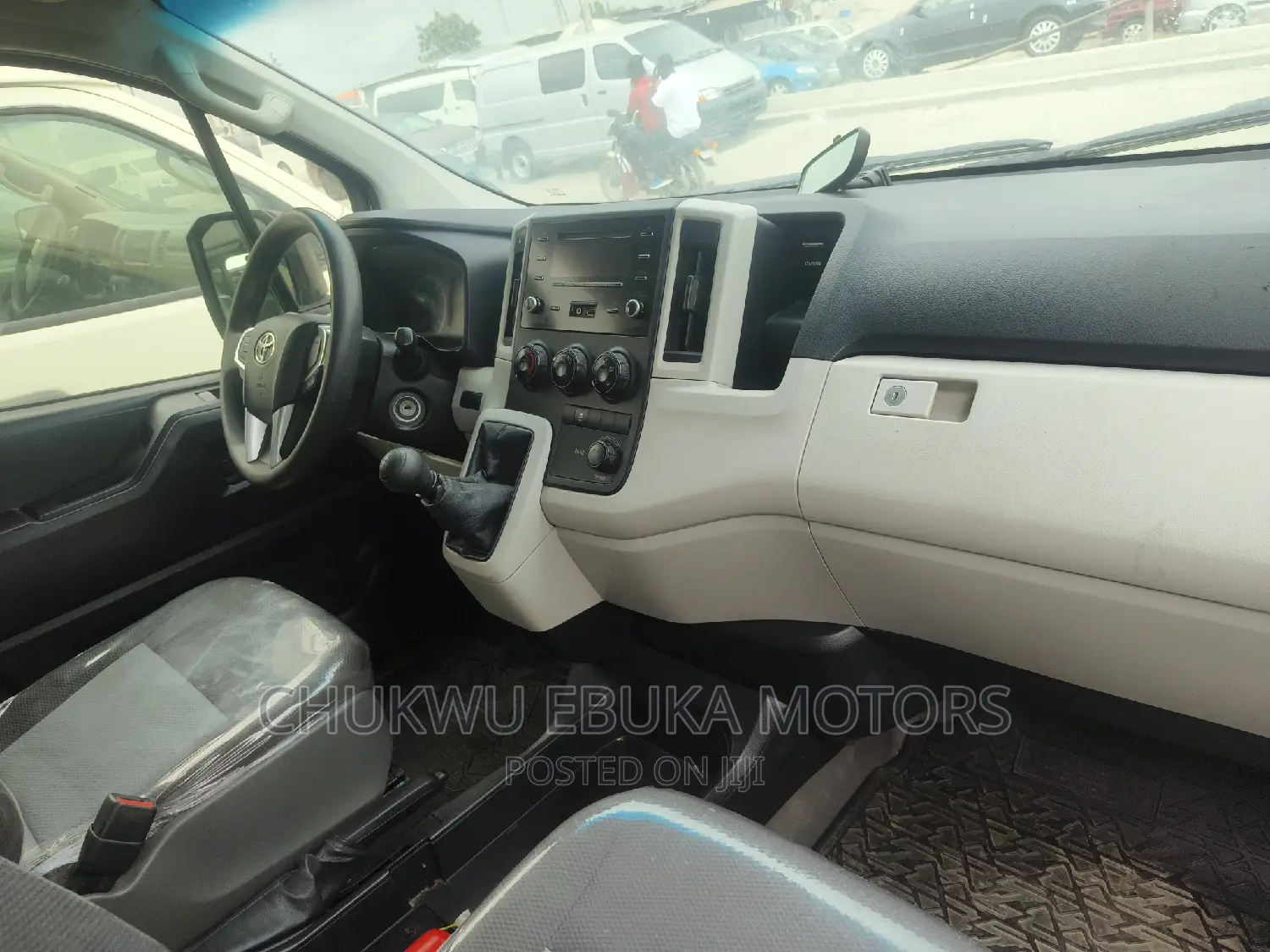 Toyota Grand HiAce 2019 White