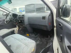 Toyota HiAce 2002 White