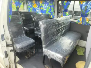 Toyota HiAce 2002 White